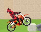 אופנוע הרים באתר בניה