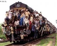 קצת יותר מדי אנשים