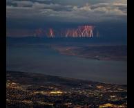 ברקים רחוקים.