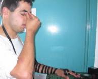 מתפלל עם פלא'