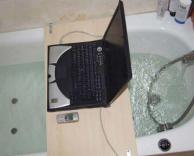 מחשב באמבטיה