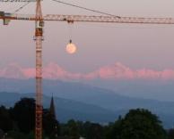 מרים את השמש