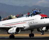 לא היה מקום לכולם בפנים אז..