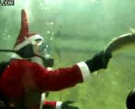 סנטה מחלק מתנות גם בים