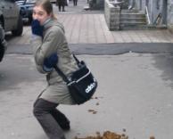 מה היא עושה?!