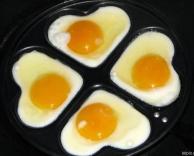 ביצים בצורת לב