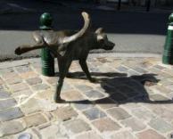 פסל של כלב