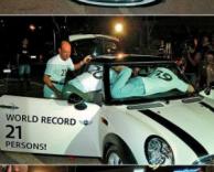 שיא עולם: אנשים בתוך מכונית